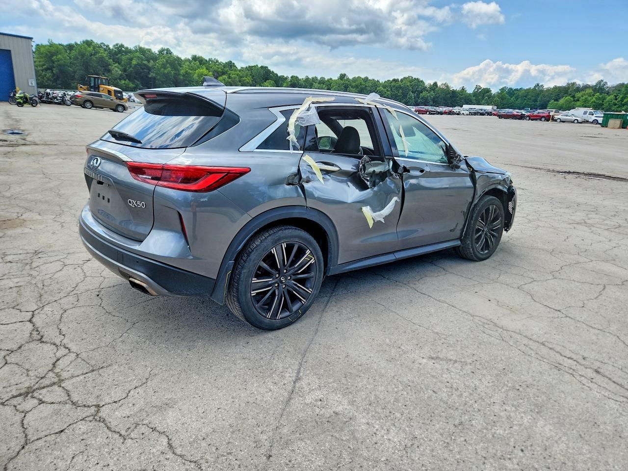 2021 Infiniti Qx50 Luxe - Image 3