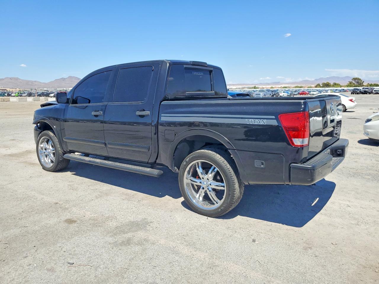 2012 Nissan Titan S - Фото 2