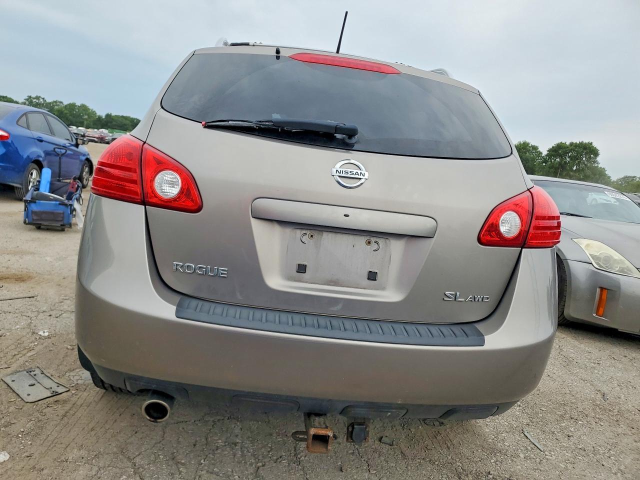 2010 Nissan Rogue S - Фото 6