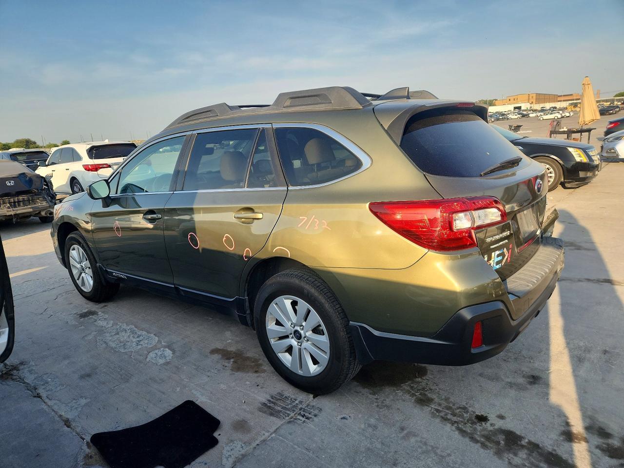 2019 Subaru Outback 2.5I Premium - Image 2