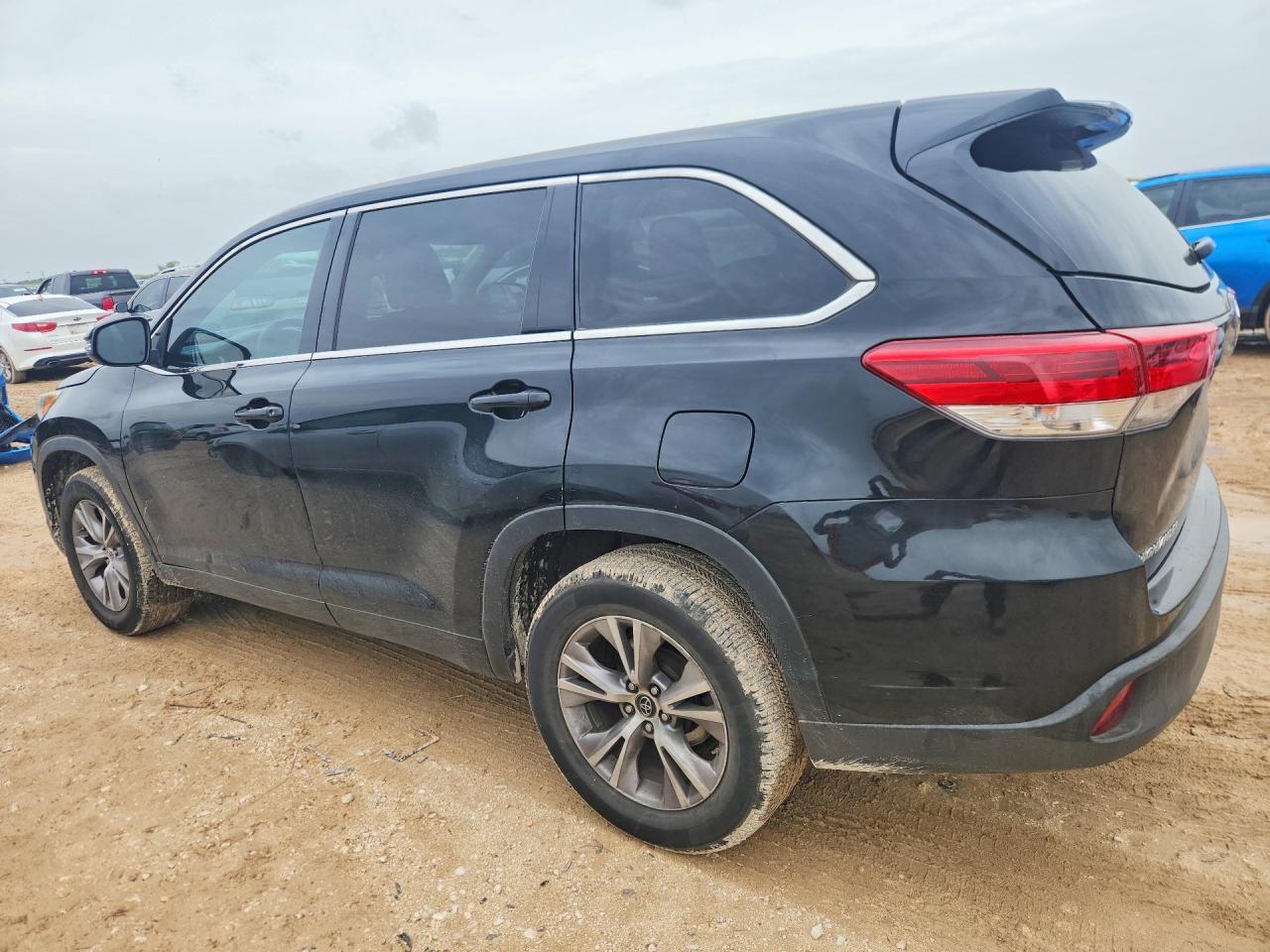 2018 Toyota Highlander Le - Фото 2