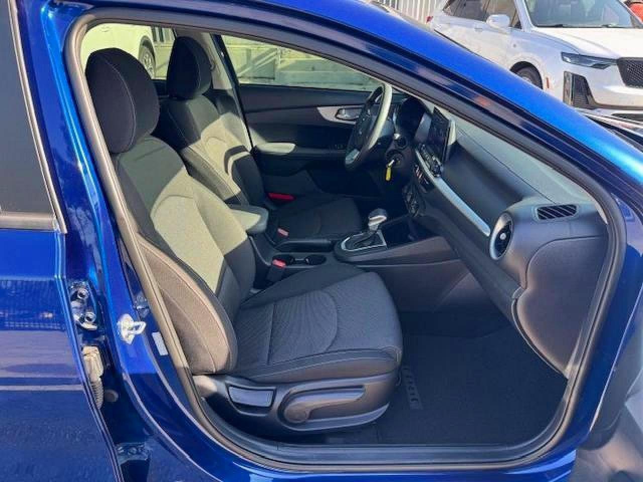 2022 Kia Forte Lxs - Image 7