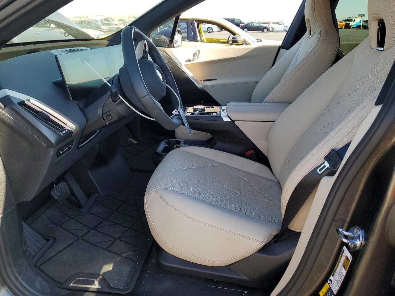 2026 BMW Ix xDrive45 - Image 7