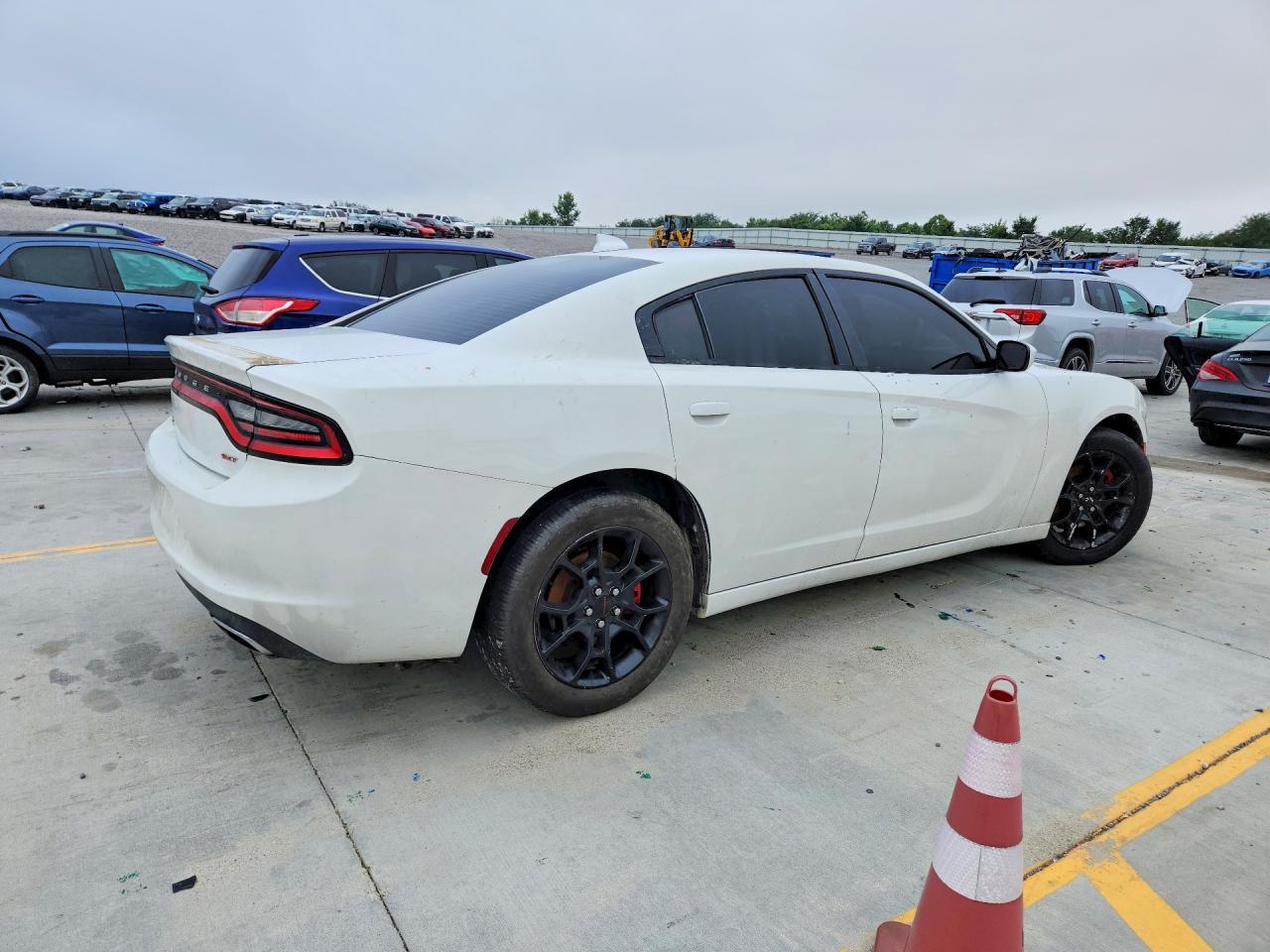 2016 Dodge Charger Sxt - Фото 3