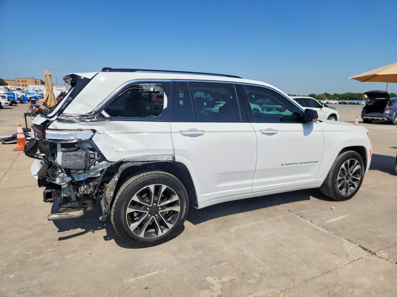 2023 Jeep Grand Cherokee Overland 4Xe - Фото 3
