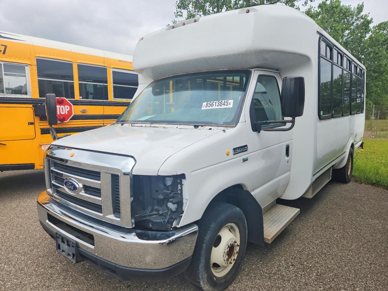 2017 Ford Ecii E450 - Shuttle Bus - Image 2