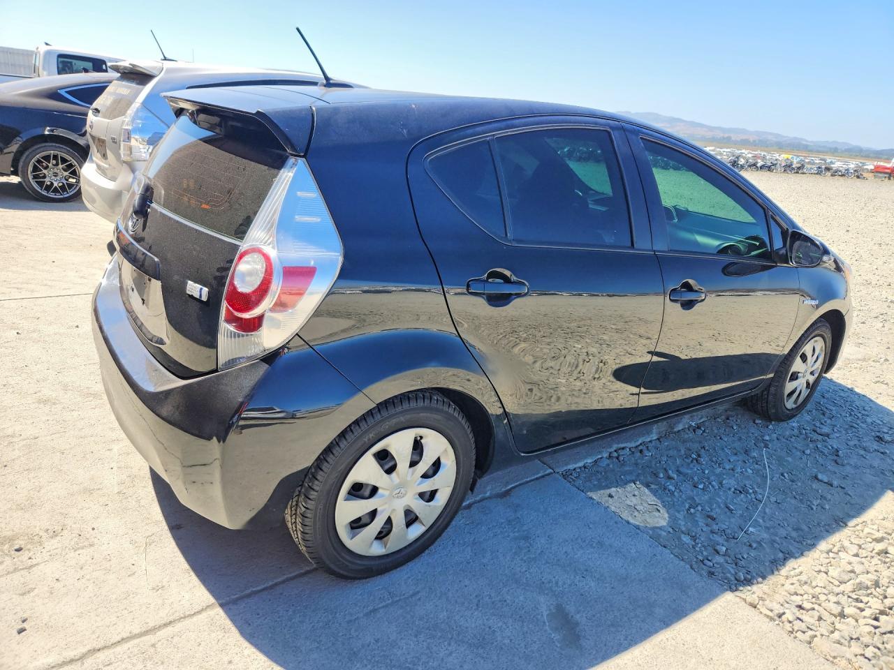 2014 Toyota Prius C Three - Image 3