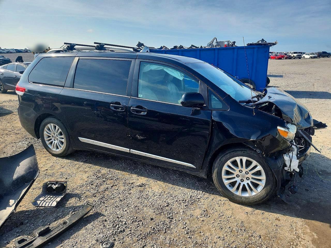 2014 Toyota Sienna Xle 8-Passenger - Фото 4