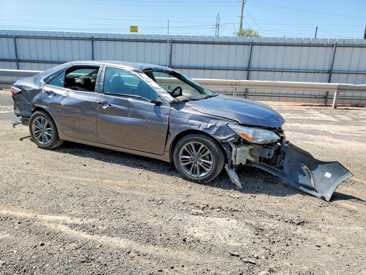 2017 Toyota Camry Se - Фото 4