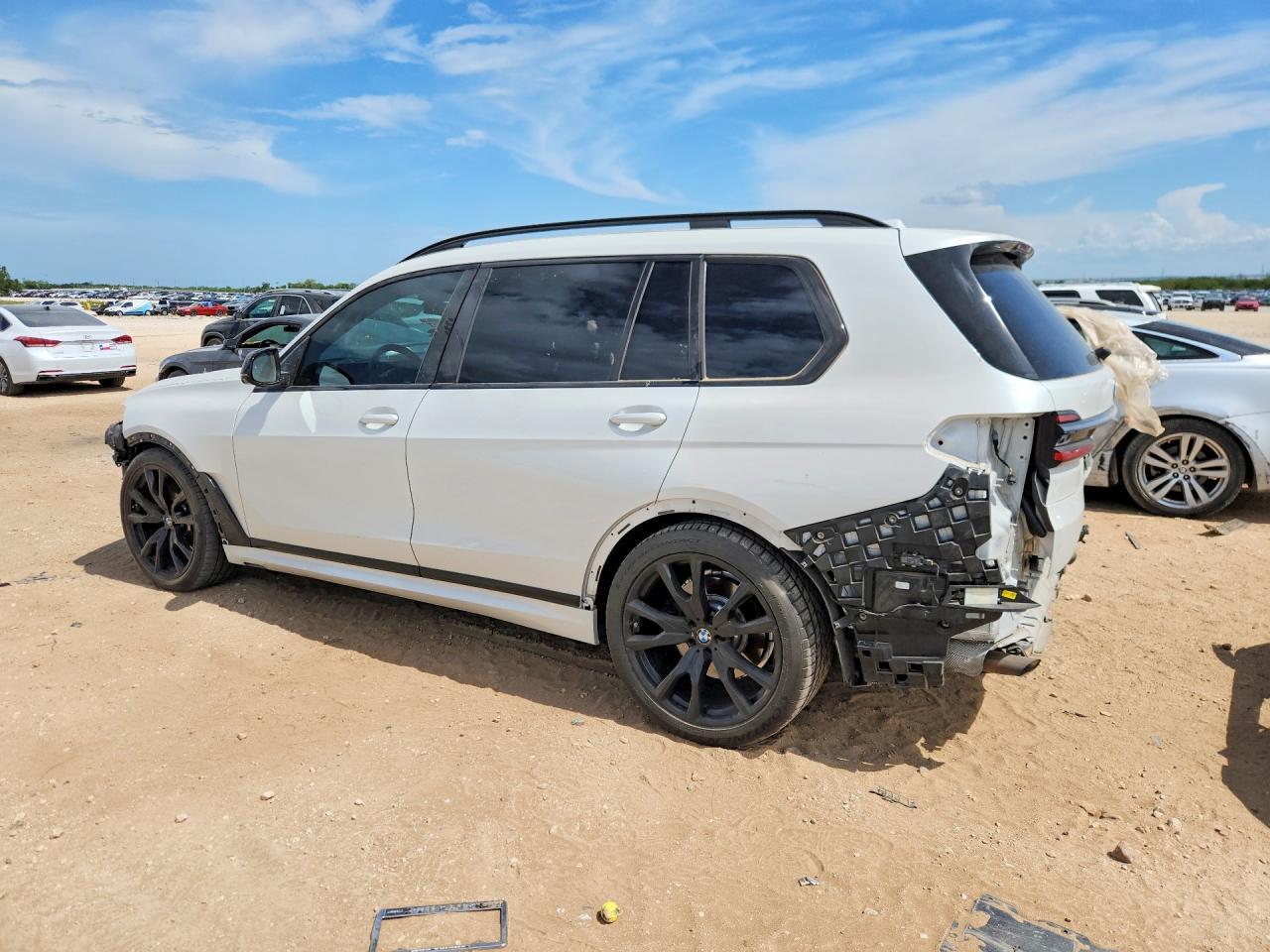 2024 BMW X7 xDrive40I - Фото 2