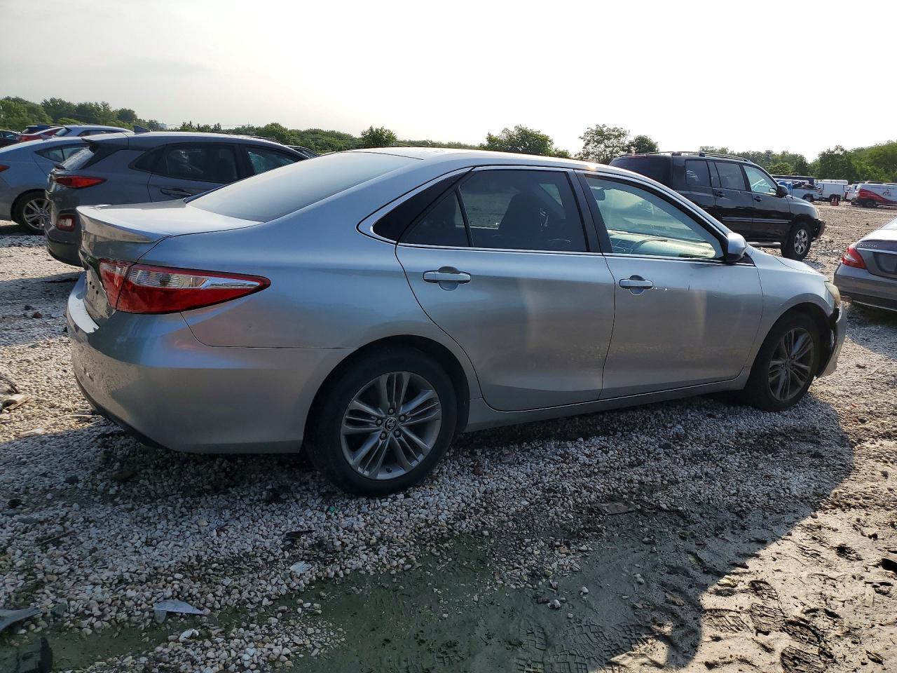 2016 Toyota Camry Se - Image 3