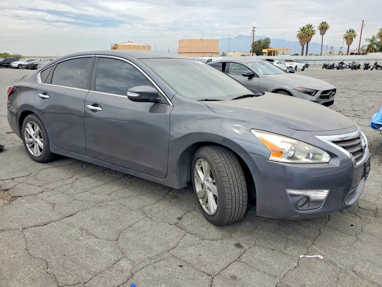 2013 Nissan Altima 2.5 - Фото 4