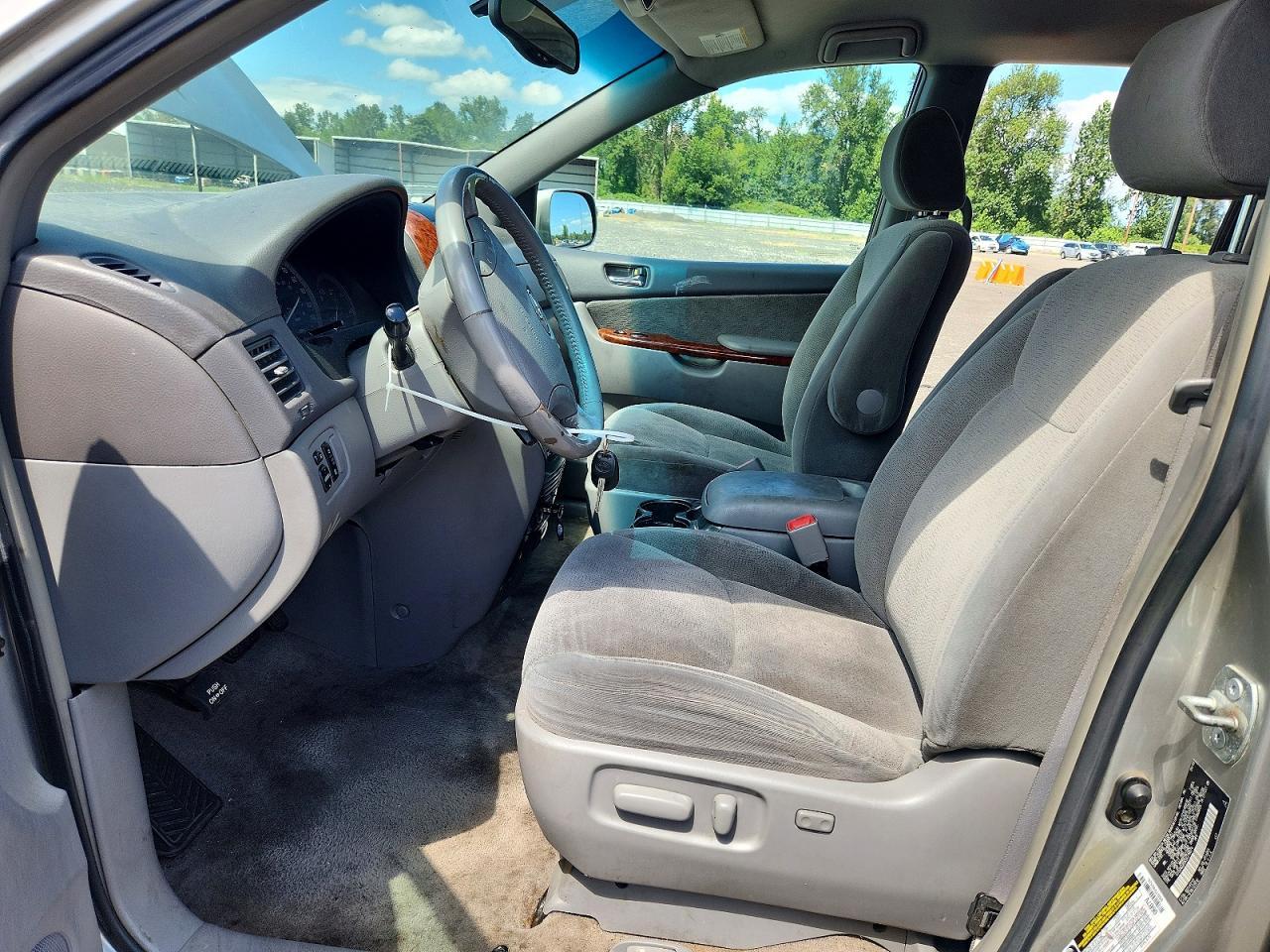 2005 Toyota Sienna Xle 7 Passenger - Image 7