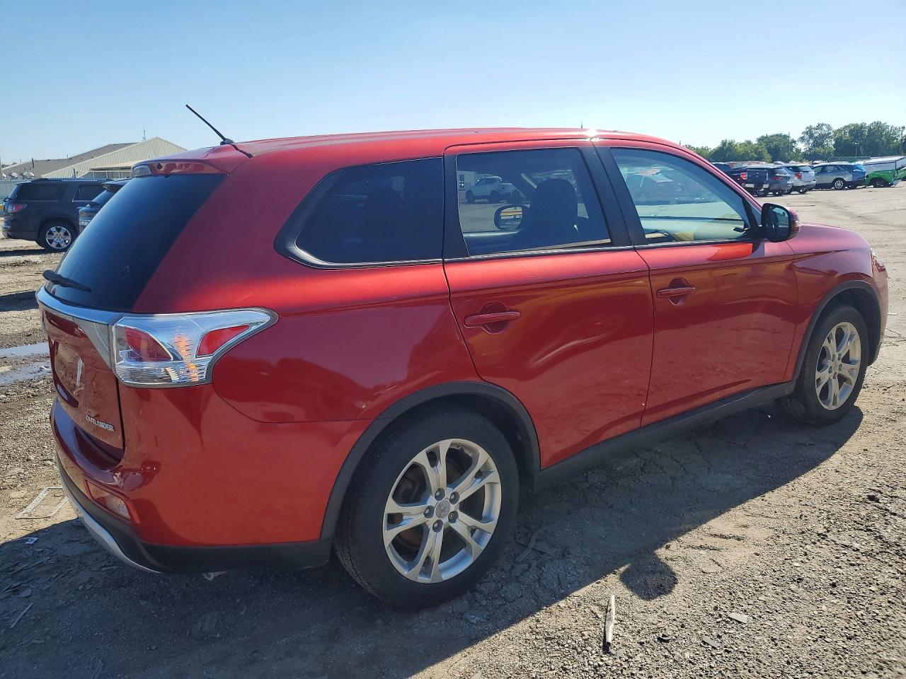 2015 Mitsubishi Outlander Se - Image 3