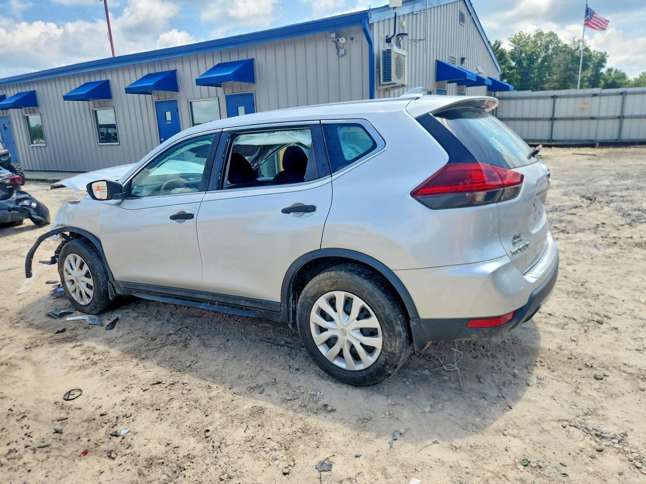 2019 Nissan Rogue S - Image 2