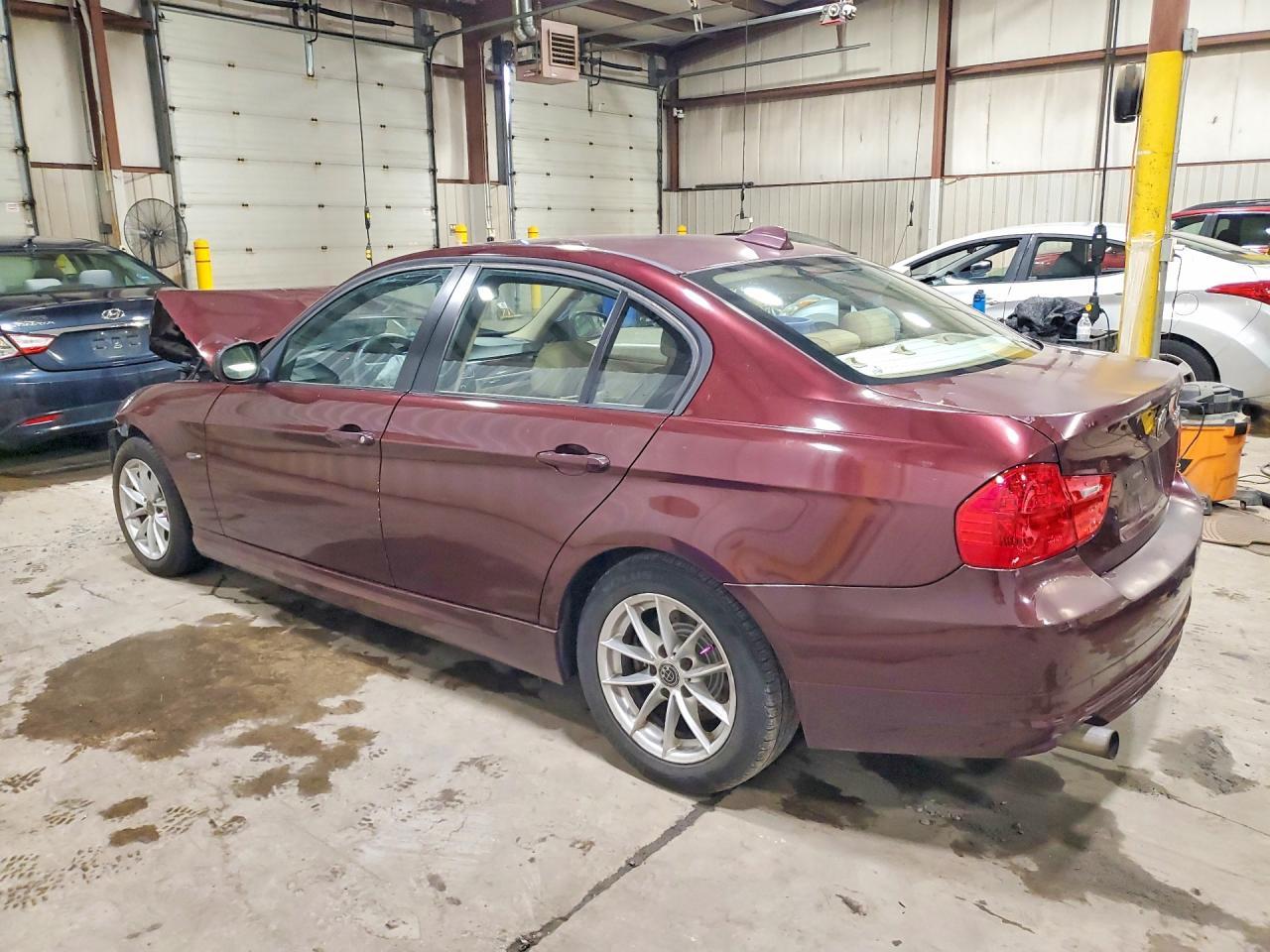 2010 BMW 328 I - Фото 2