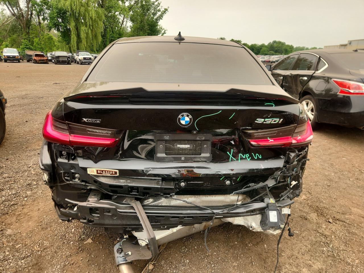 2022 BMW 330Xi - Image 6