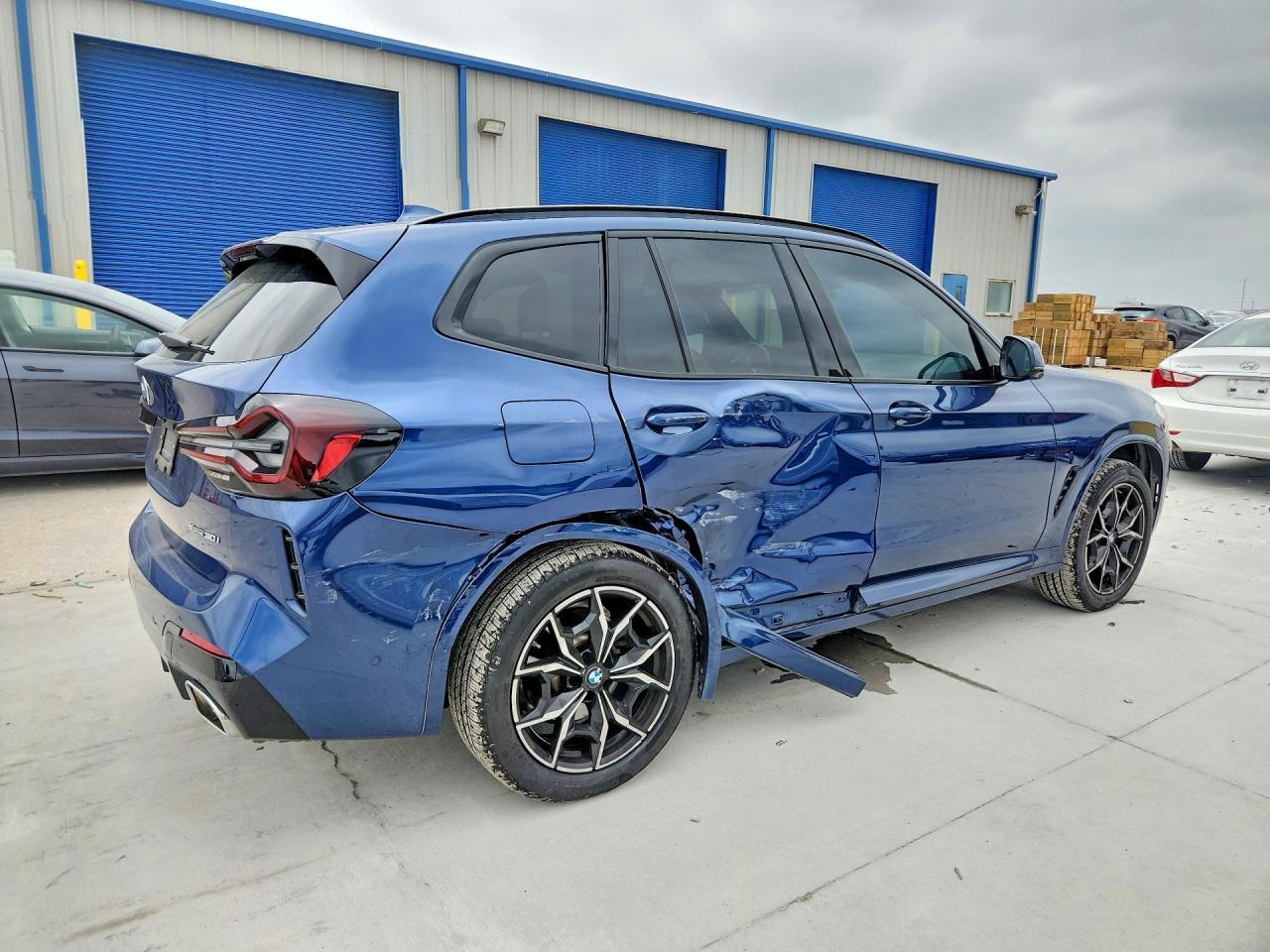 2024 BMW X3 xDrive30I - Image 3