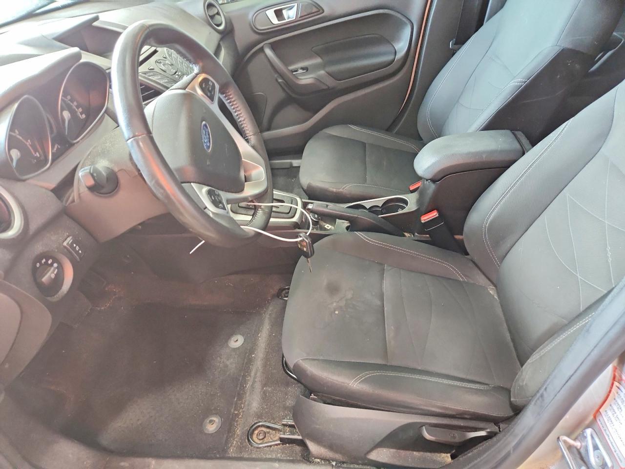 2016 Ford Fiesta Se - Фото 7