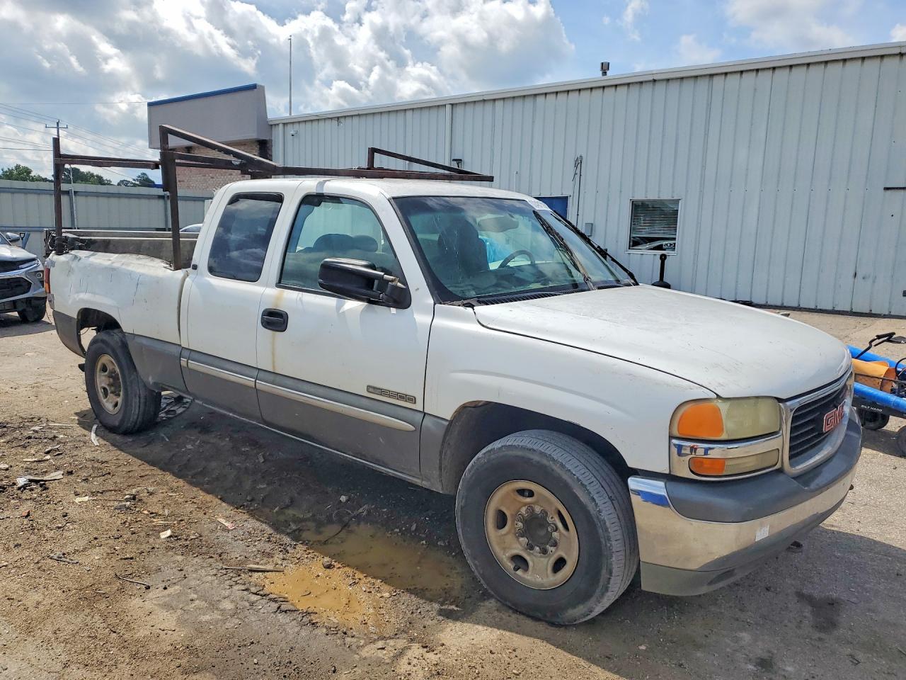 2000 GMC New Sierra C2500 - Image 4