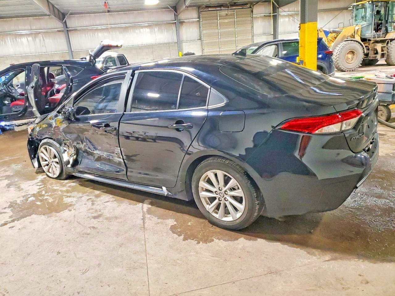 2023 Toyota Corolla Le - Image 2