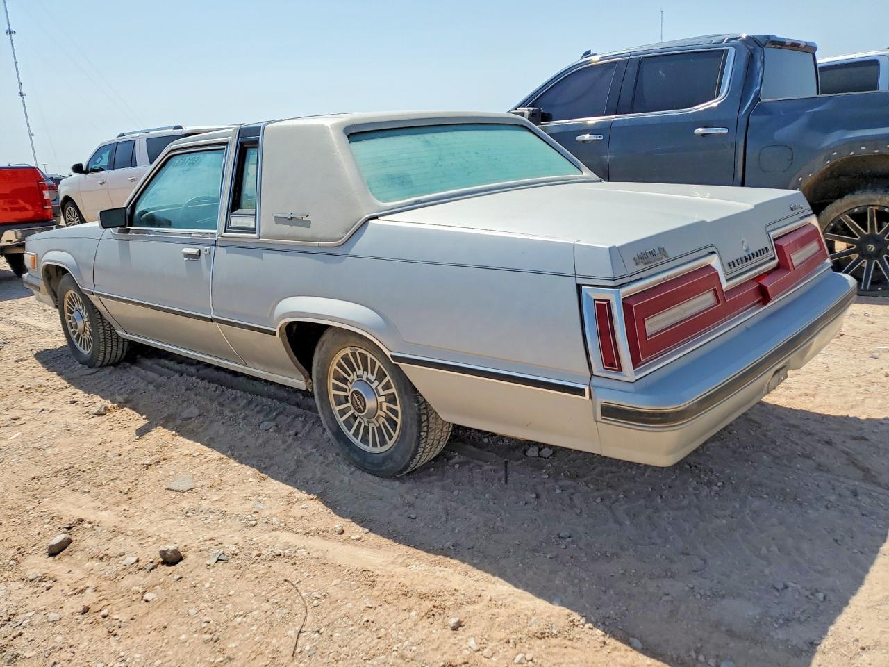 1980 Ford Thunderbird - Image 2