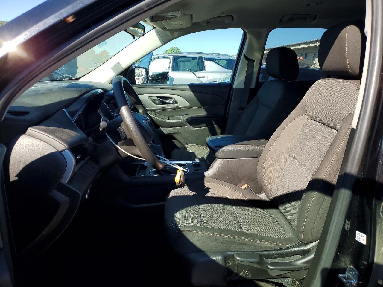 2021 Chevrolet Traverse Ls - Фото 7
