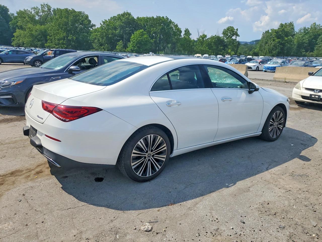 2022 Mercedes-Benz Cla 250 4Matic - Image 3