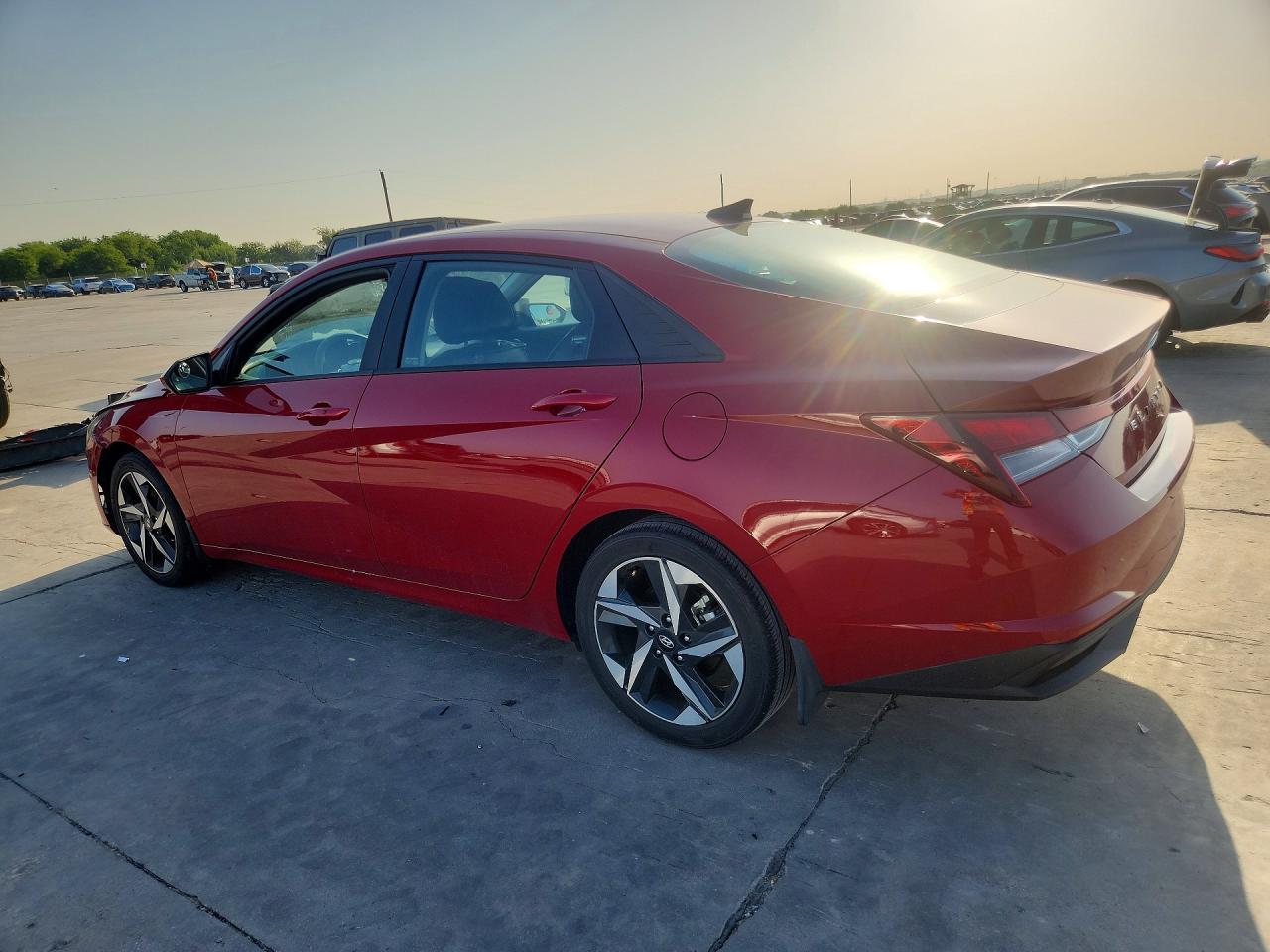 2023 Hyundai Elantra Sel - Image 2