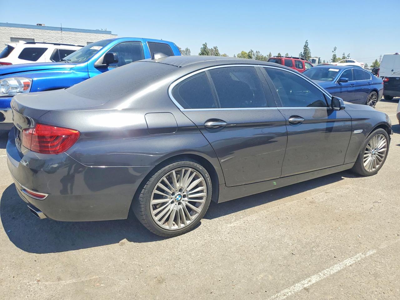 2015 BMW 550 I - Image 3
