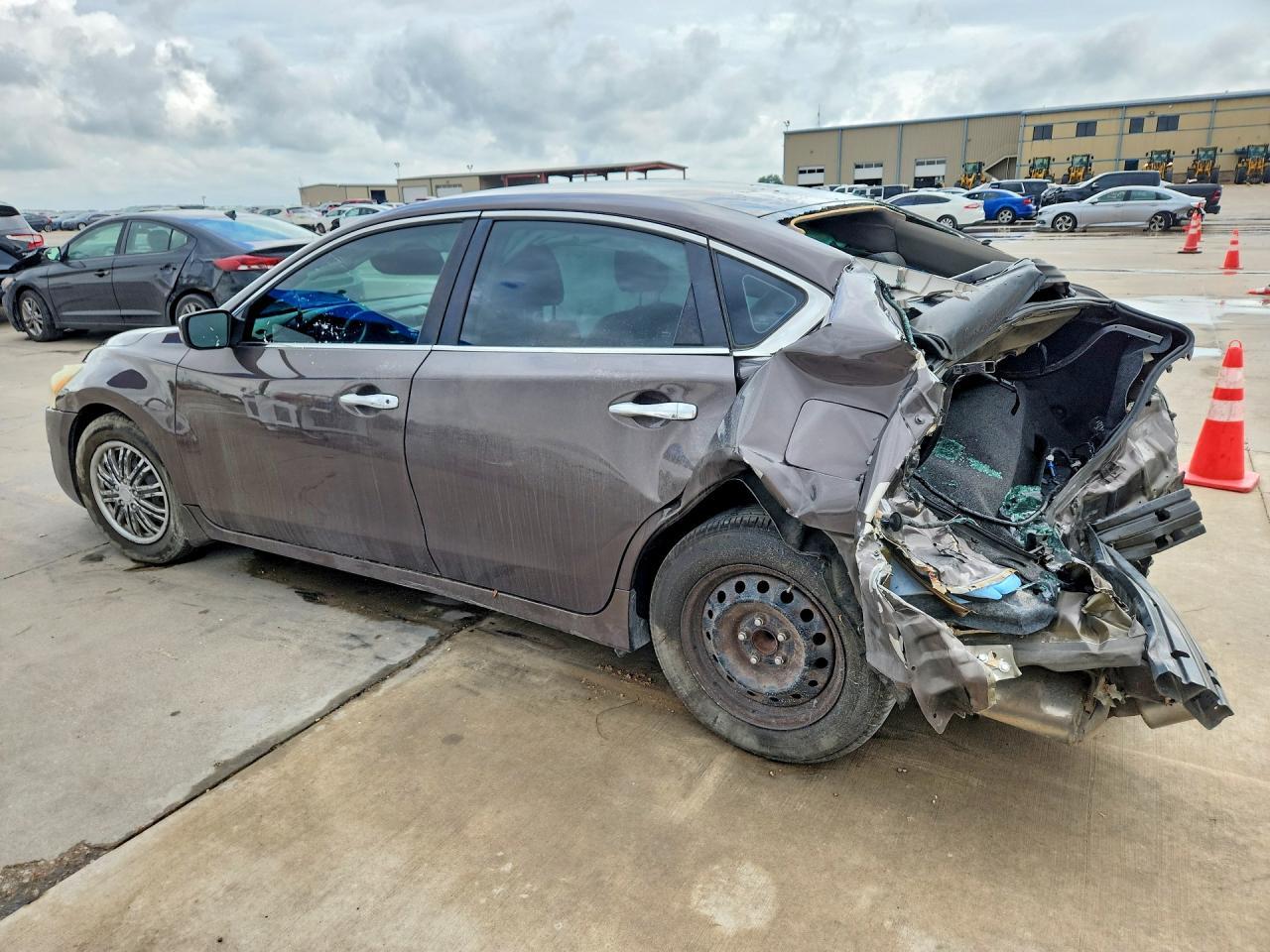 2015 Nissan Altima 2.5 S - Image 2