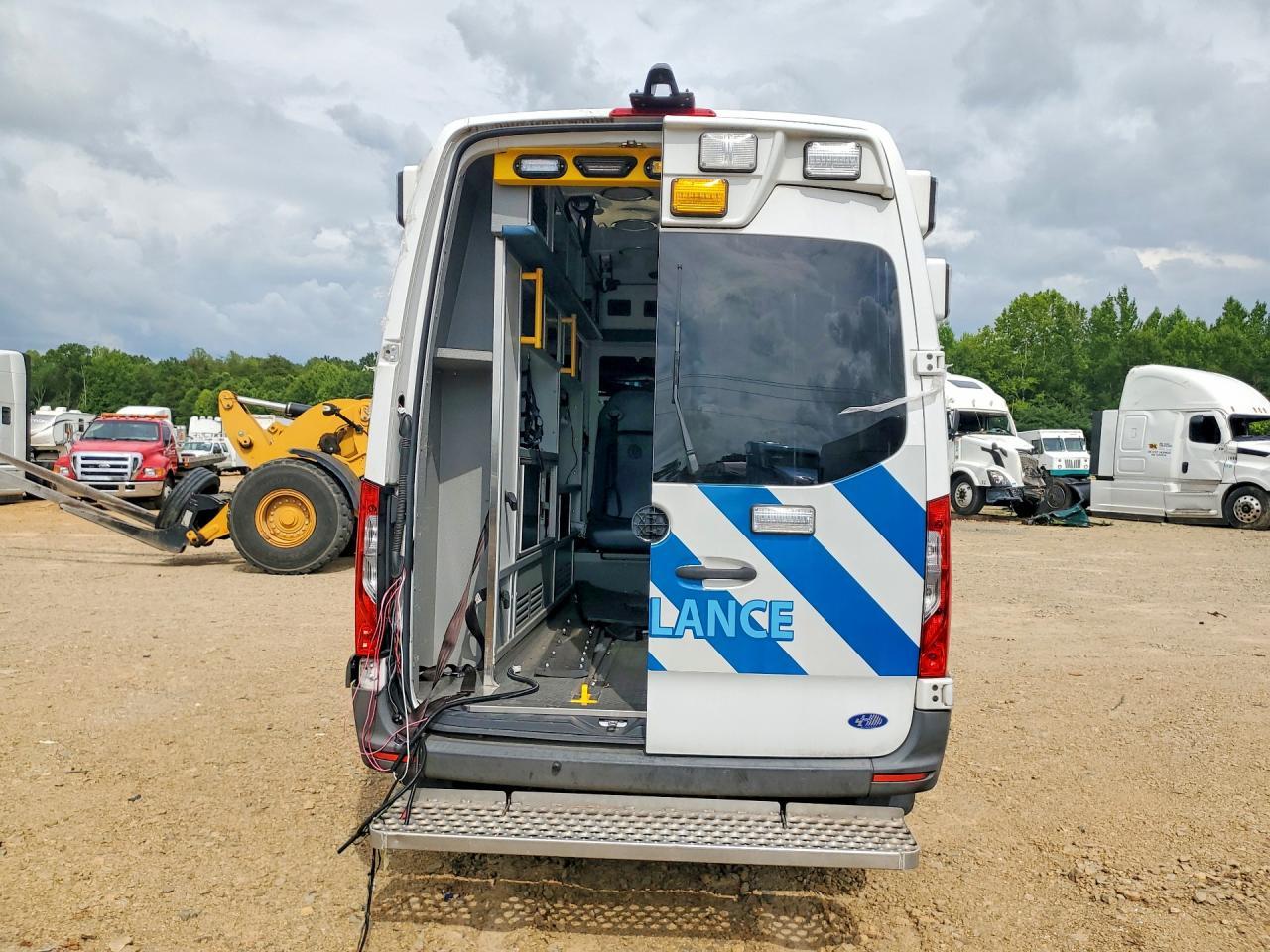 2019 Mercedes-Benz Sprinter - Фото 6
