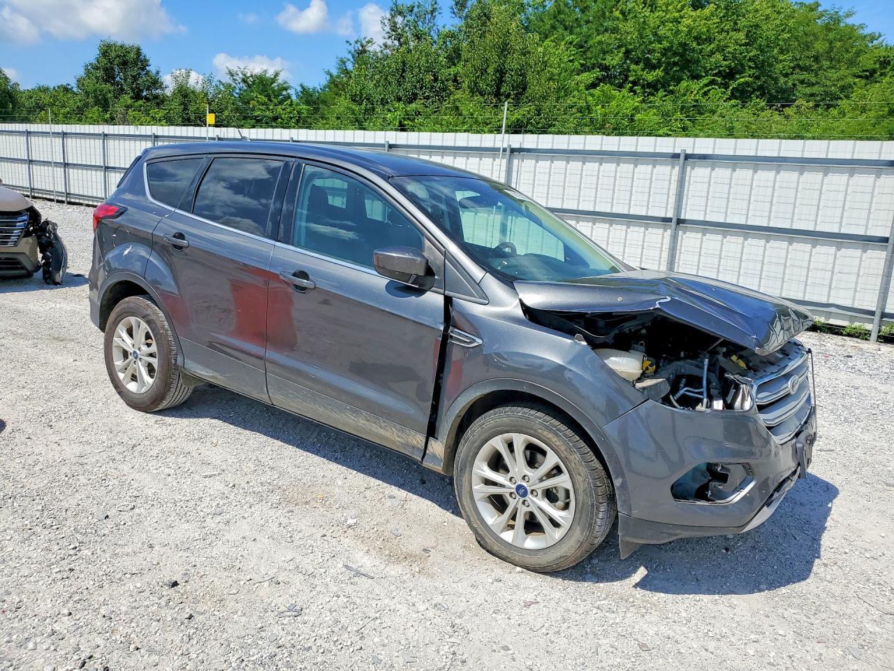 2019 Ford Escape Se - Фото 4