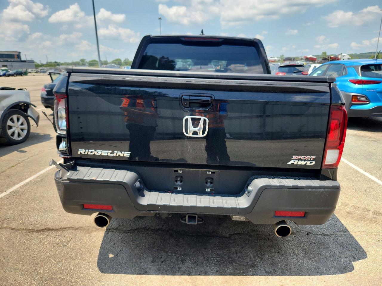 2023 Honda Ridgeline Sport - Image 6