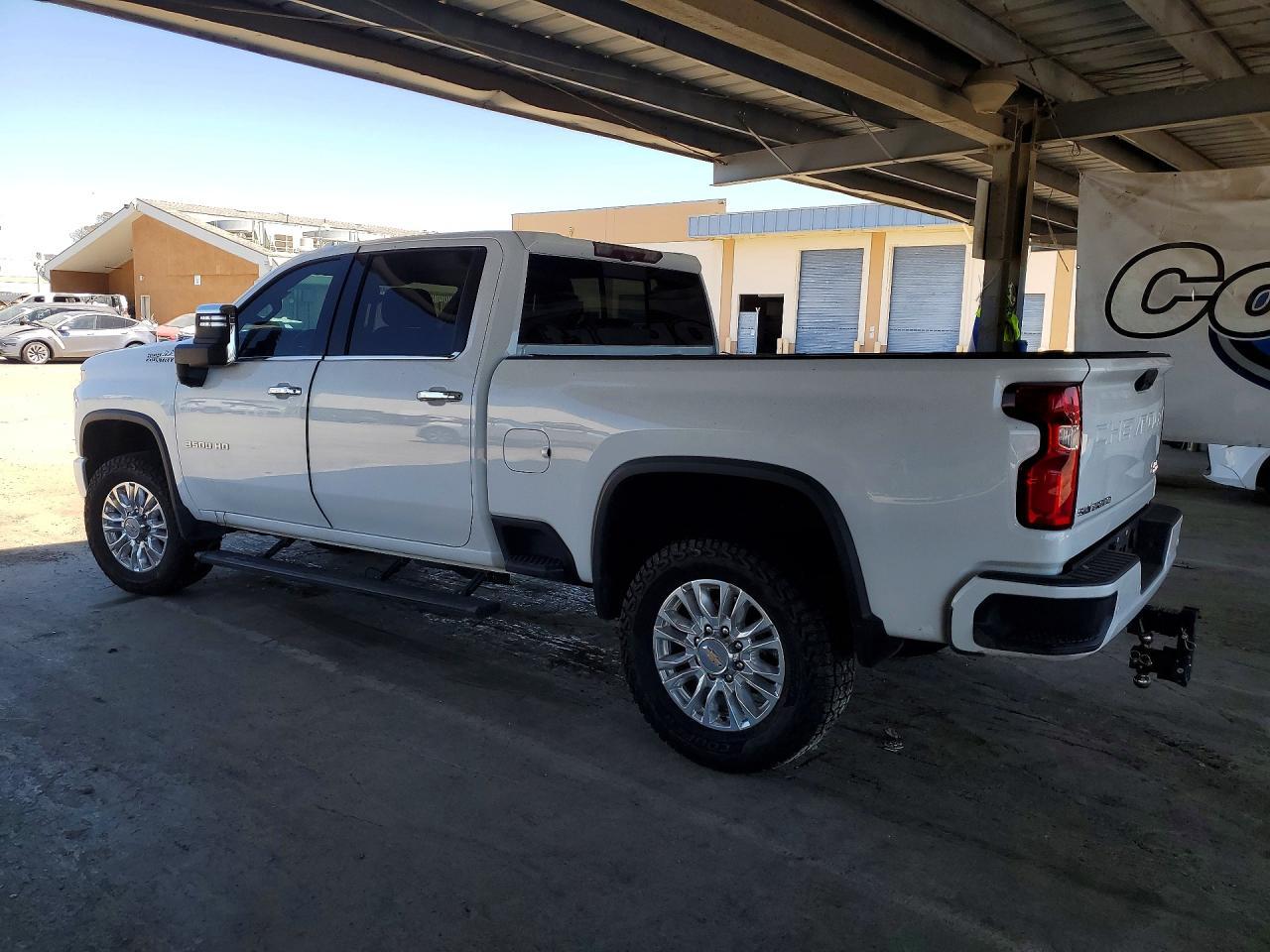 2021 Chevrolet Silverado K3500 High Country - Фото 2