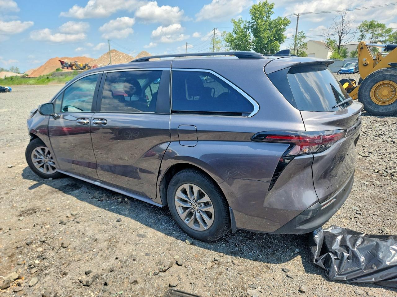 2024 Toyota Sienna Xle - Фото 2