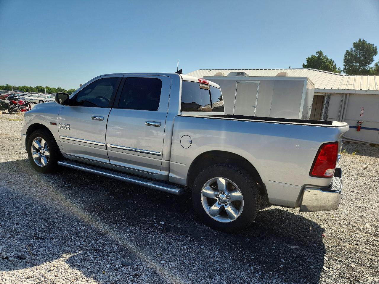 2015 Ram 1500 Slt - Image 2