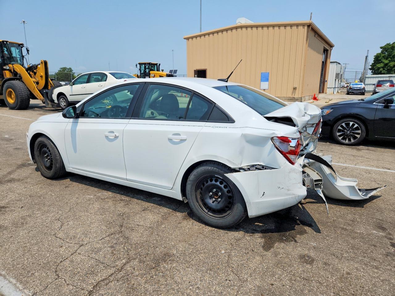 2013 Chevrolet Cruze Ls - Image 2