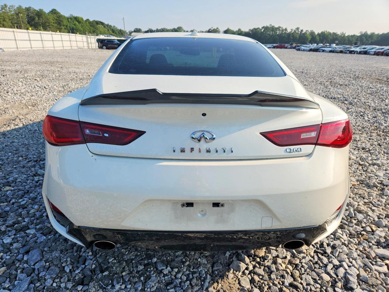 2017 Infiniti Q60 3.0T Premium - Фото 6