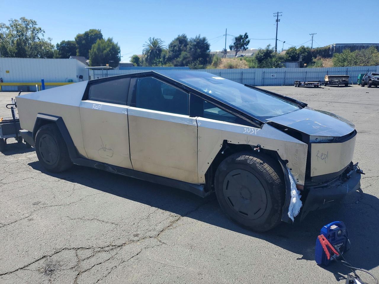 2024 Tesla Cybertruck - Фото 4