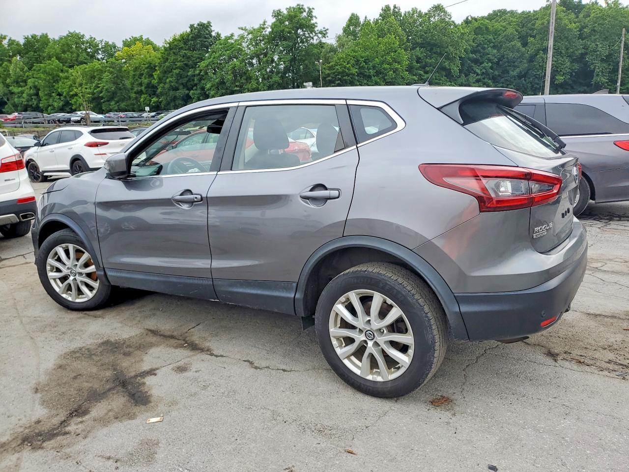 2020 Nissan Rogue Sport S - Фото 2