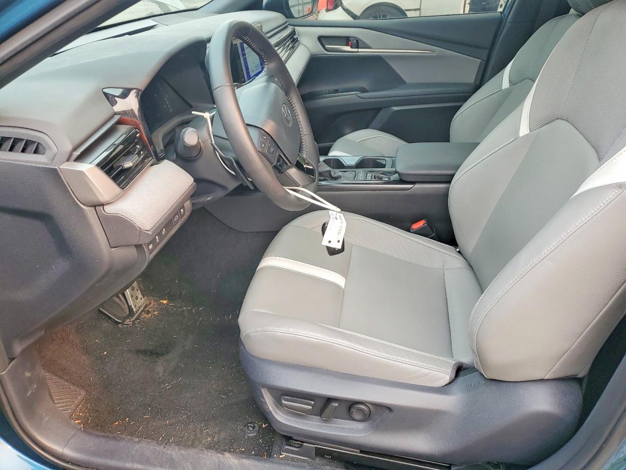 2025 Toyota Camry Se - Фото 7