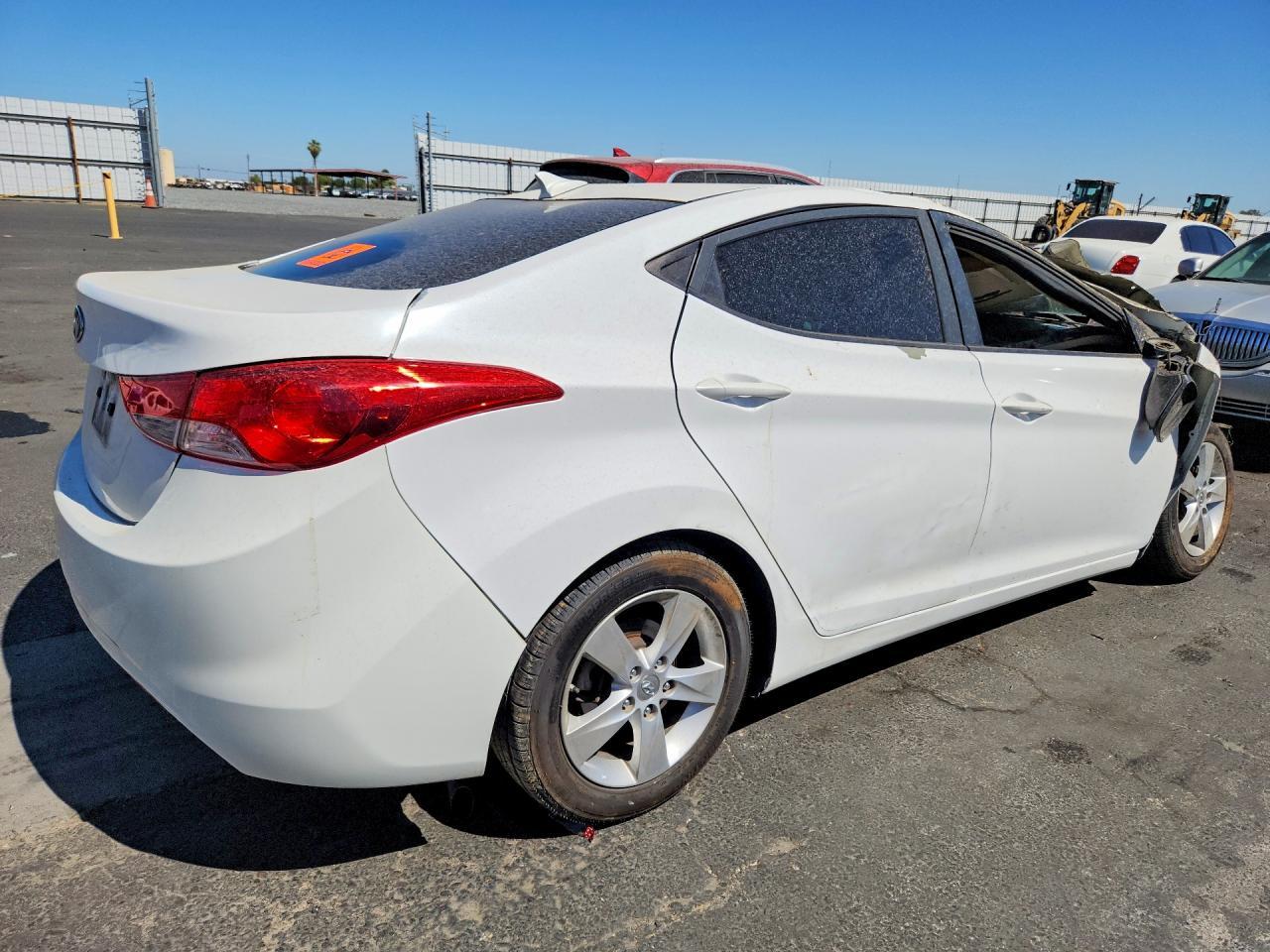 2013 Hyundai Elantra Gls - Фото 3
