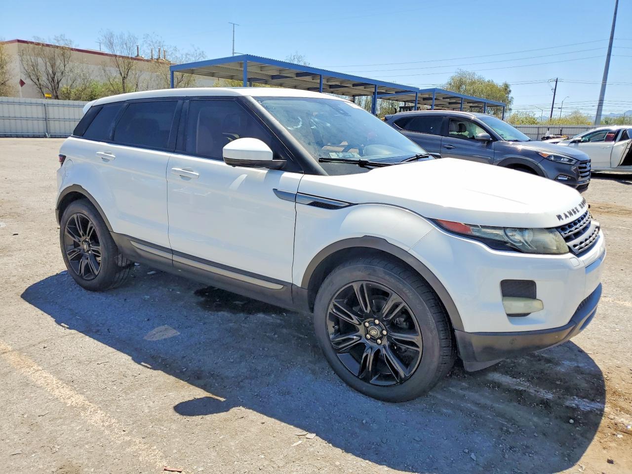 2014 Land Rover Range Rover Evoque Pure Premium - Image 4