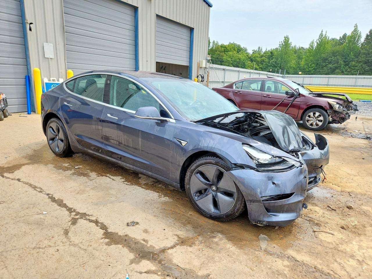 2018 Tesla Model 3 - Фото 4