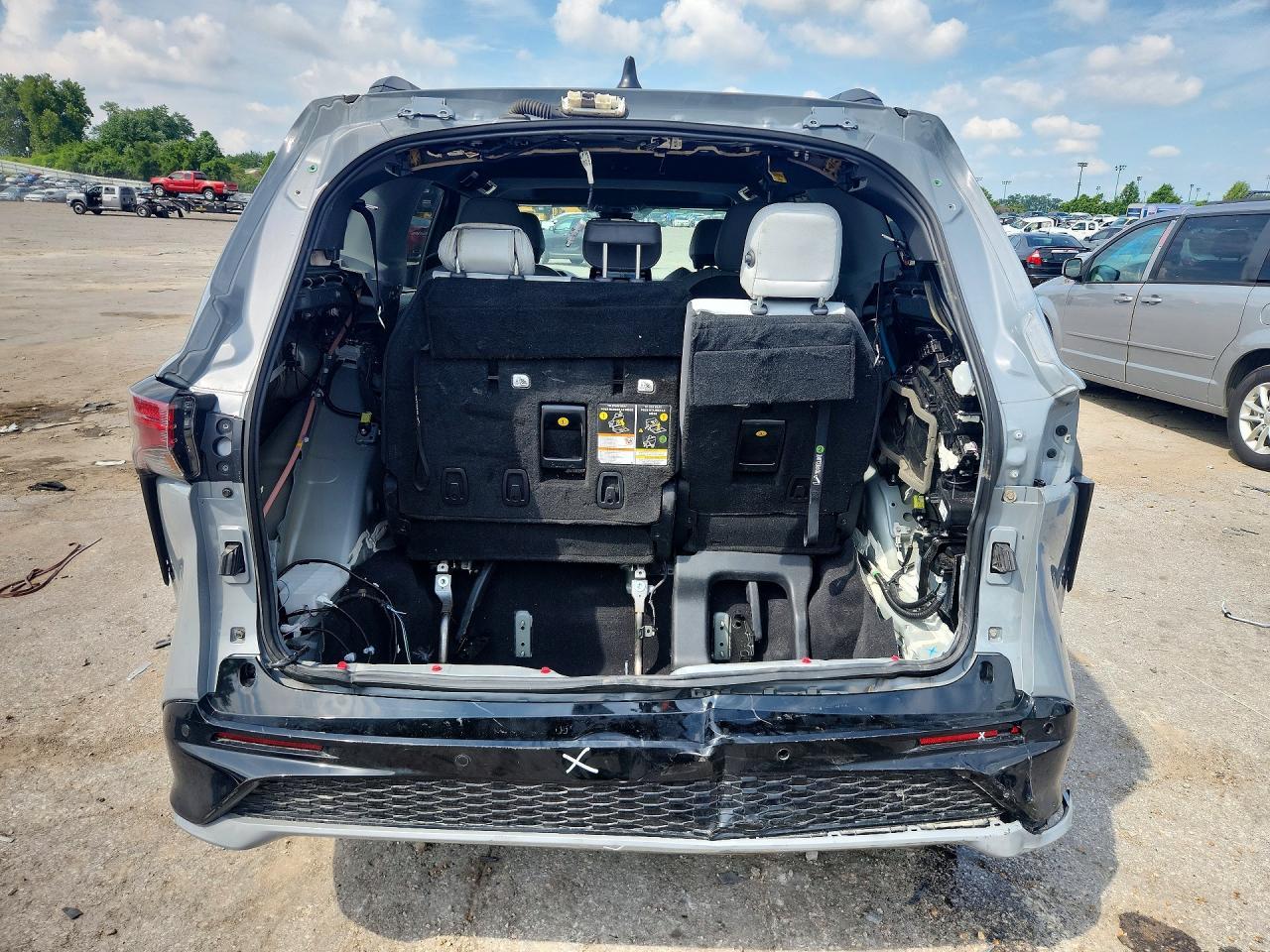 2023 Toyota Sienna Xse 7-Passenger - Image 6