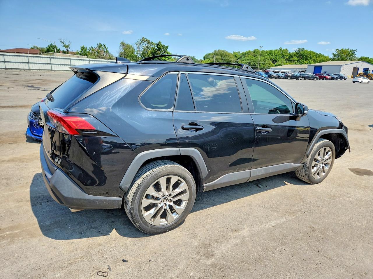 2021 Toyota Rav4 Xle Premium - Image 3