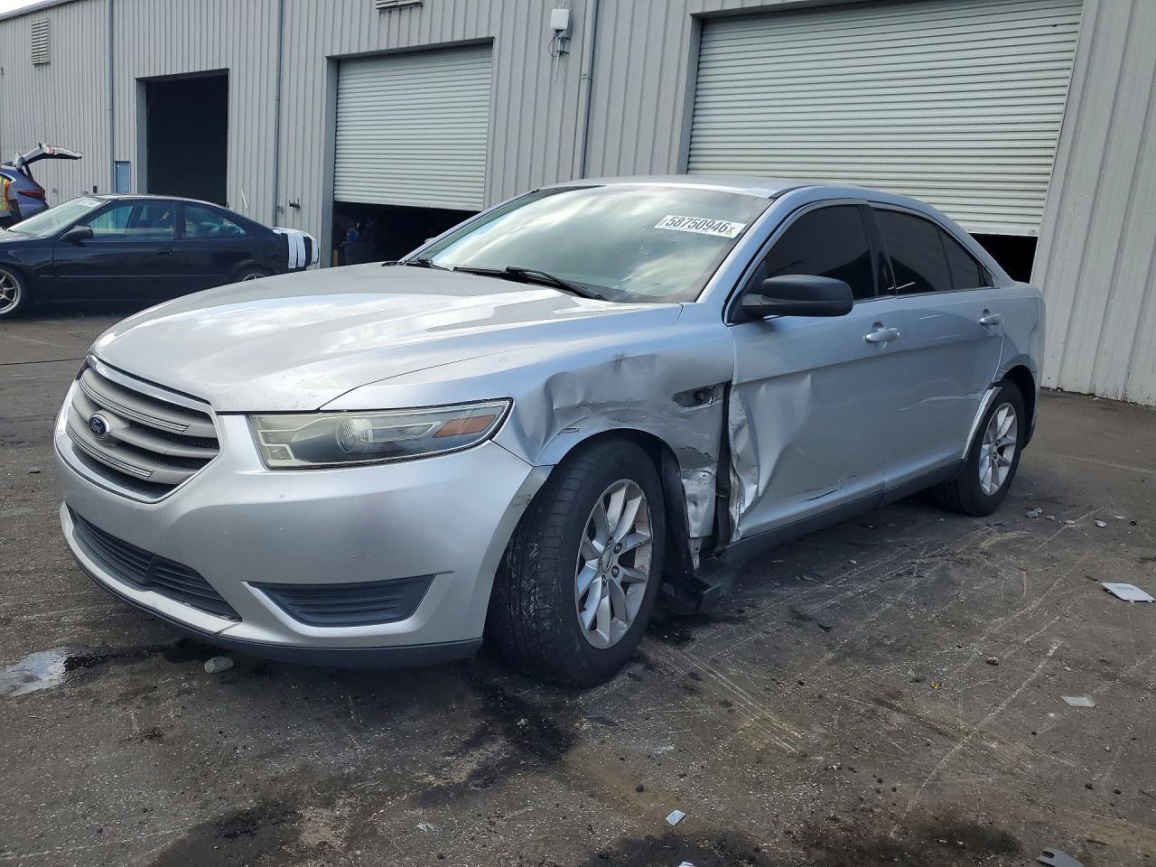 2013 Ford Taurus Se