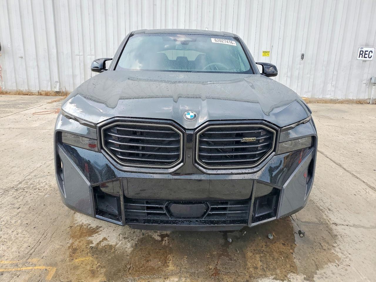 2025 BMW Xm - Image 5