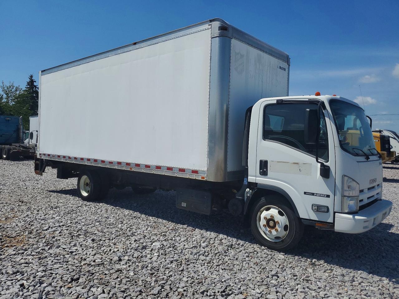 2015 Isuzu Nrr Box Truck - Image 4